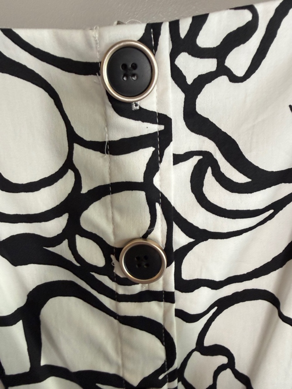 White House Black Market Black and White Floral m Fit and Flare Midi Dress - Picture 6 of 8